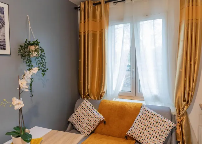 Cosy Home - Pantinsmile